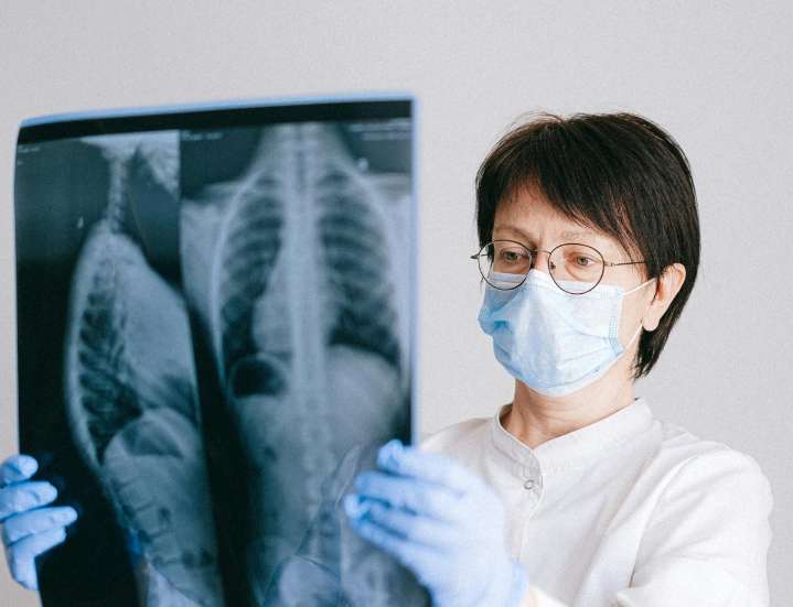 Advierten sobre los especialistas a la ‘carta’, puede que no tengan formación