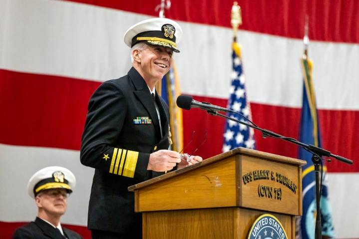 New admiral takes over top spot at Fleet Forces Command