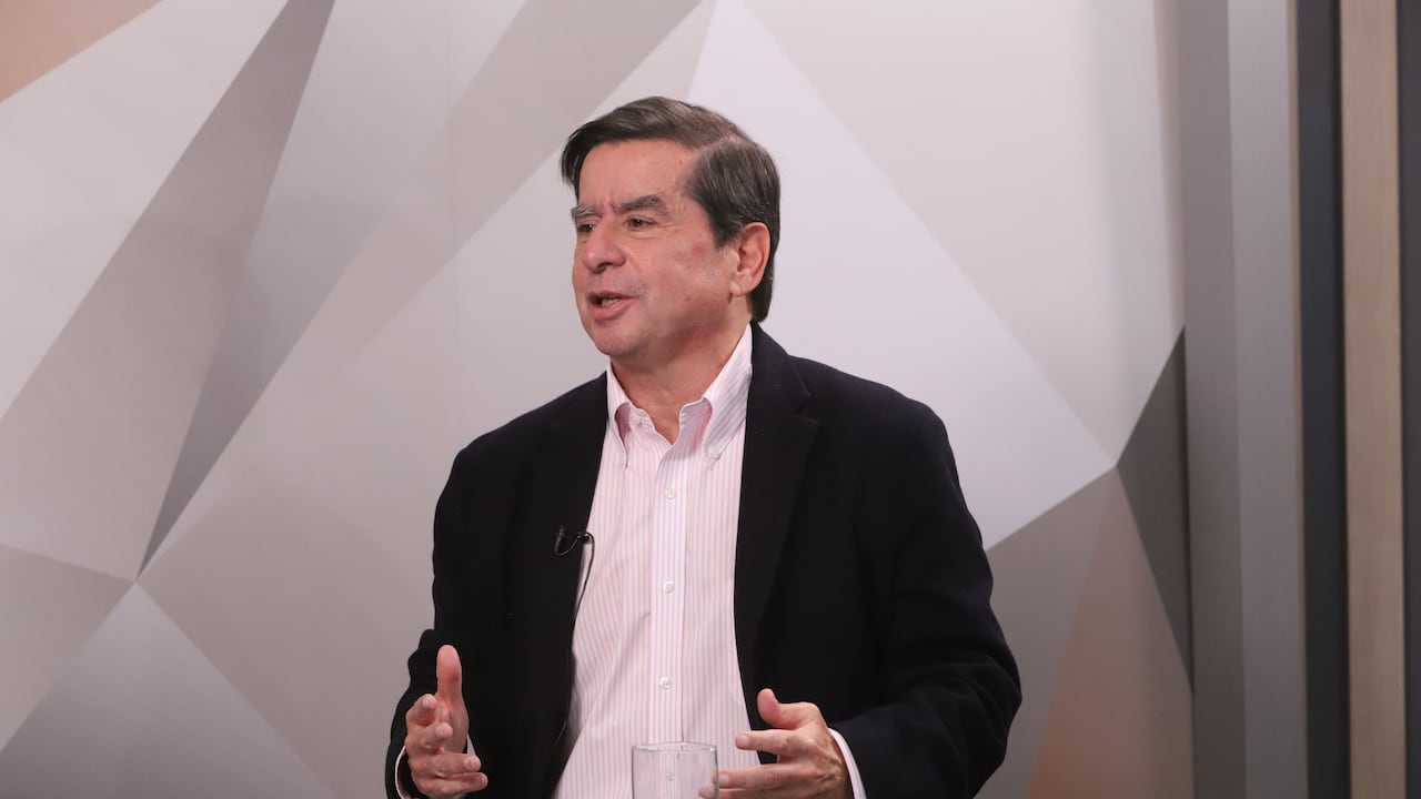 Juan Fernando Cristo propone que se acaben las mesas de negociación que no están dando resultados