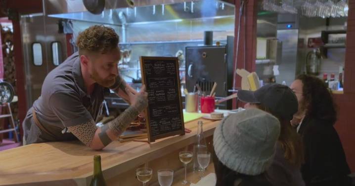 San Francisco restaurant removes tip from check, adds stability for workers