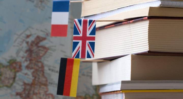 Desde Colombia, las ofertas laborales sugieren manejar otros idiomas: cinco idiomas más pedidos