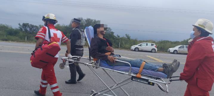 Motociclista sufre accidente en carretera a Matamoros