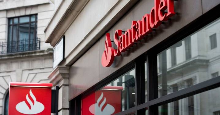 Santander offering £100 or £150 payments to customers