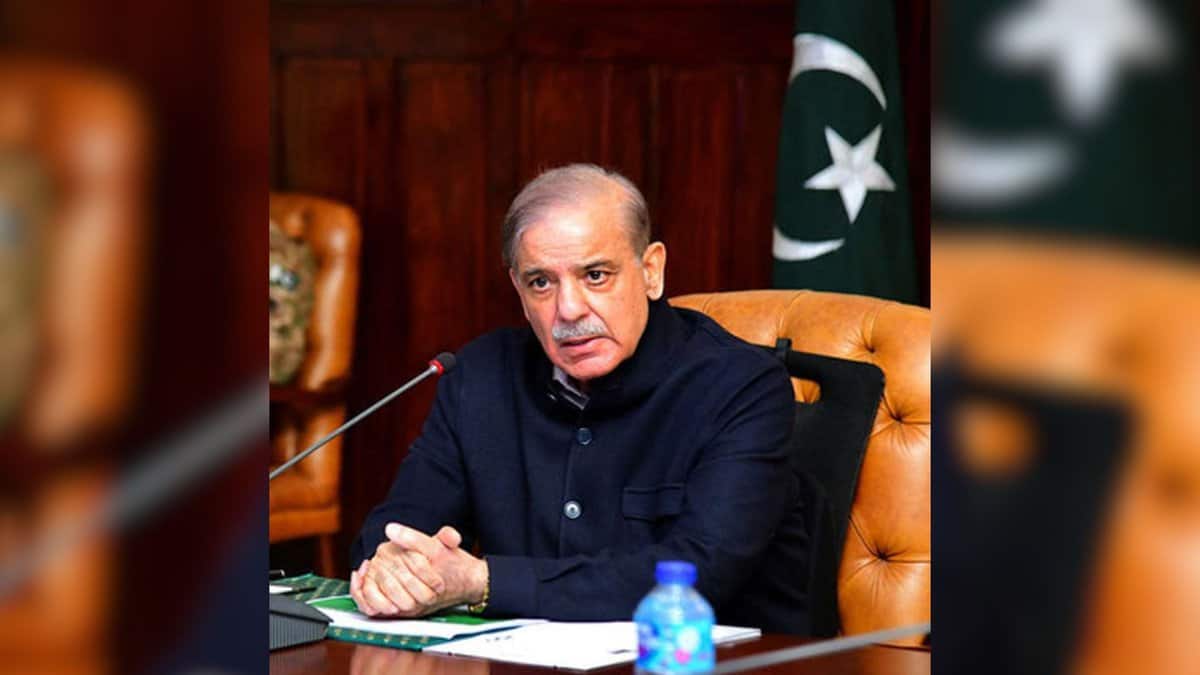 Pakistan PM walks into Putin–Erdogan meet after 40