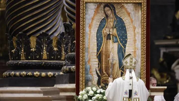 León XIV pide a la Virgen de Guadalupe que aleje a los jóvenes del crimen, las adicciones "y el peligro de una vida sin sentido"