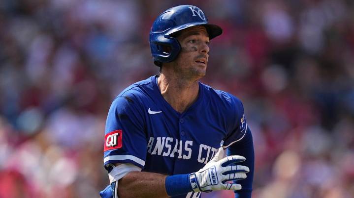 Outfielder Mike Yastrzemski agrees to $23 million, 2