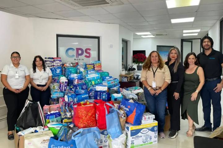 CPS Media y Saint Luke’s entregan donativos a adultos mayores de Los Cabos