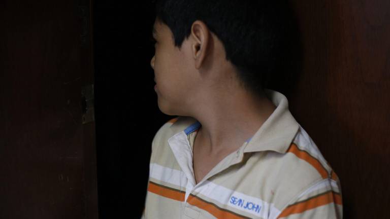 Karim sueña con ser chofer de camión y espera a los Reyes Magos con ilusión