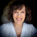 Romina Tiritilli escribe su biografía en clave poética y con lengua de mar