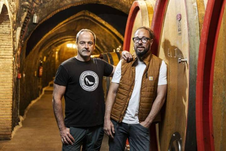 ¿Quién hay detrás de Bodegas Frontonio? Los dueños del vino aragonés que ha alcanzado los 99 puntos Parker