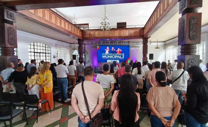 Foro Educativo de Buga destacó avances y proyección positiva del sector