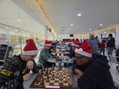 Entrega Liga Municipal de Ajedrez al IMDEJ juguetes para Santa Bombero