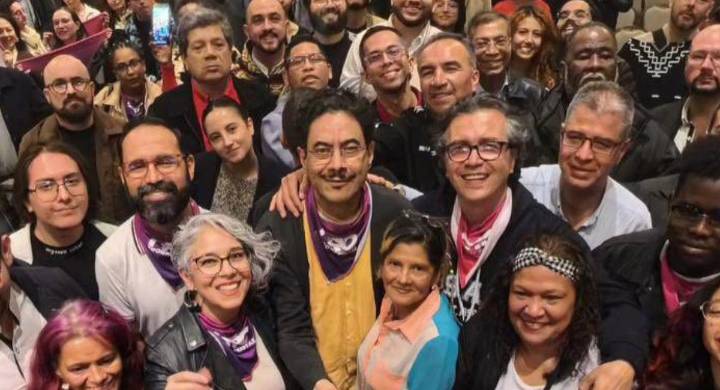 Iván Cepeda puntea las encuestas a la Presidencia de la República mientras la derecha anda desorganizada