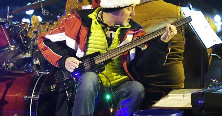 Jefferson celebrates holiday season