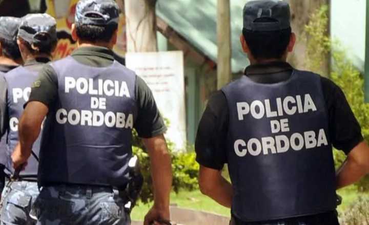 Córdoba: una mujer convivió con el cadáver de su hija debajo de la cama y fue detenida