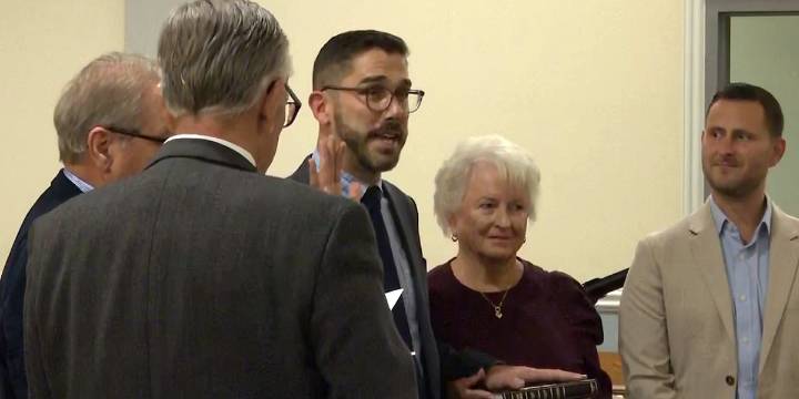 Alex Joyner sworn in as new Farmville mayor
