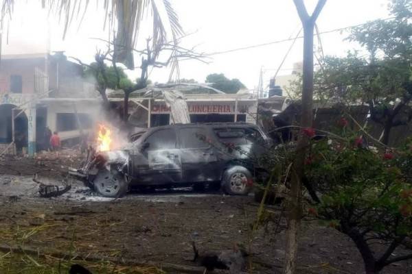 Estalló auto con conductor frente a cuartel en Michoacán