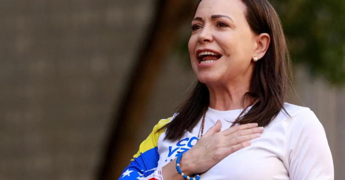 María Corina Machado llegó a Oslo en aeronave mexicana que repostó en Querétaro y Toluca