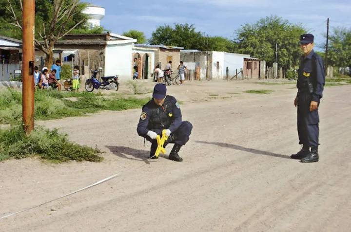 Salió de una caliente carrera cuadrera y lo apuñalan por la espalda