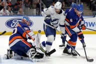 Deadspin | Ilya Sorokin, Islanders snap Lightning's 7-game win streak