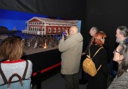 El belén monumental de Gijón recibe el aplauso del público: «Cada año se superan»