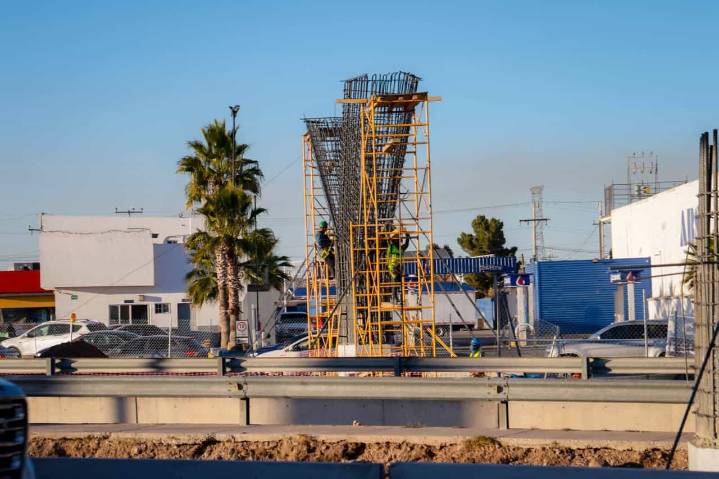 Supervisa Marco Bonilla avance de construcción del Paso Superior en Los Nogales e Industrias