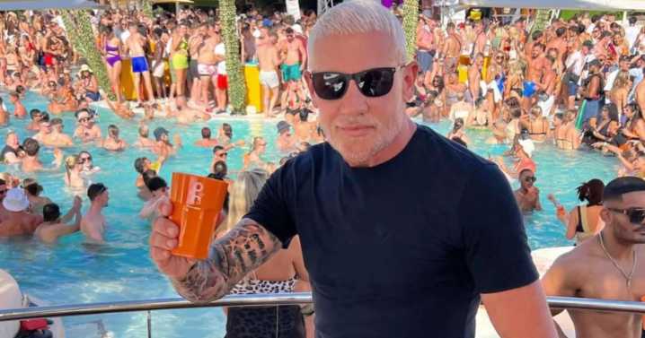 Wayne Lineker rushed to hospital after being left 'unable to walk'