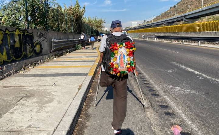 Fe que desafía límites en la México-Puebla: miles caminan hacia La Villa entre devoción, mandas y agradecimientos