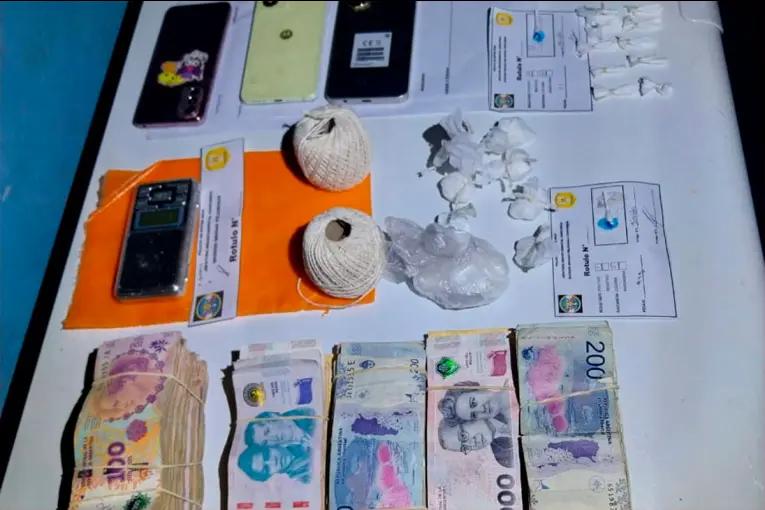 Cinco detenidos y droga secuestrada tras allanamientos por narcomenudeo en Concordia