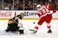 Deadspin | Jeremy Swayman shuts door in shootout as Bruins edge Red Wings