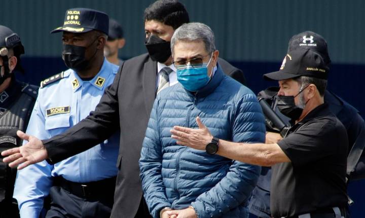 Caucus Hispano condena intención de Trump de indultar al expresidente hondureño Juan Orlando Hernández