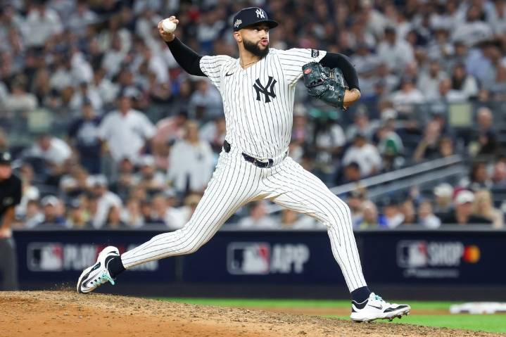 Deadspin | Reports: Mets, RHP Devin Williams agree to 3-year, $51M deal