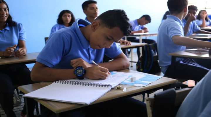 Ministerio de Educación regulará las tareas escolares