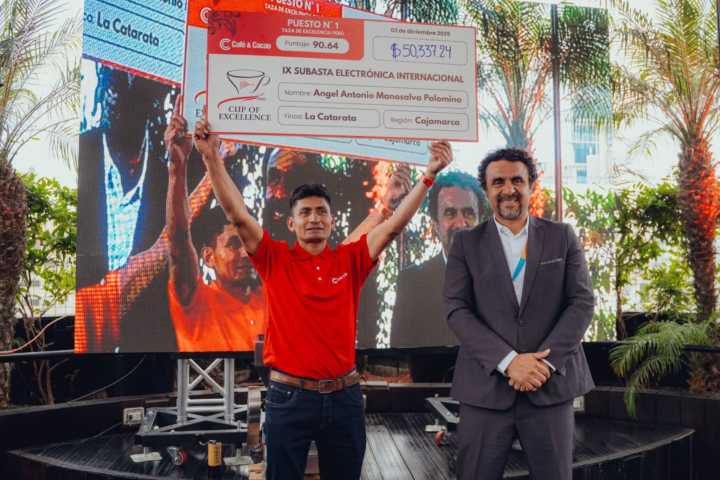 Taza de Excelencia Perú 2025 logra récord al superar US$ 490,000 en subasta internacional