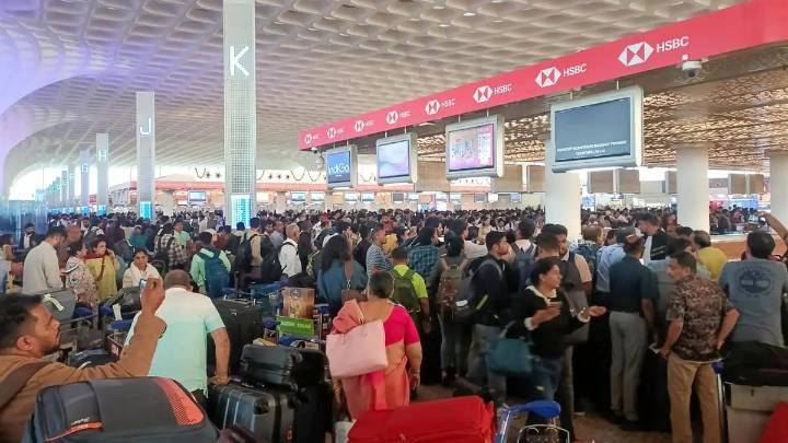 IndiGo pilot shortage triggers widespread delays and cancellations across major Indian airports