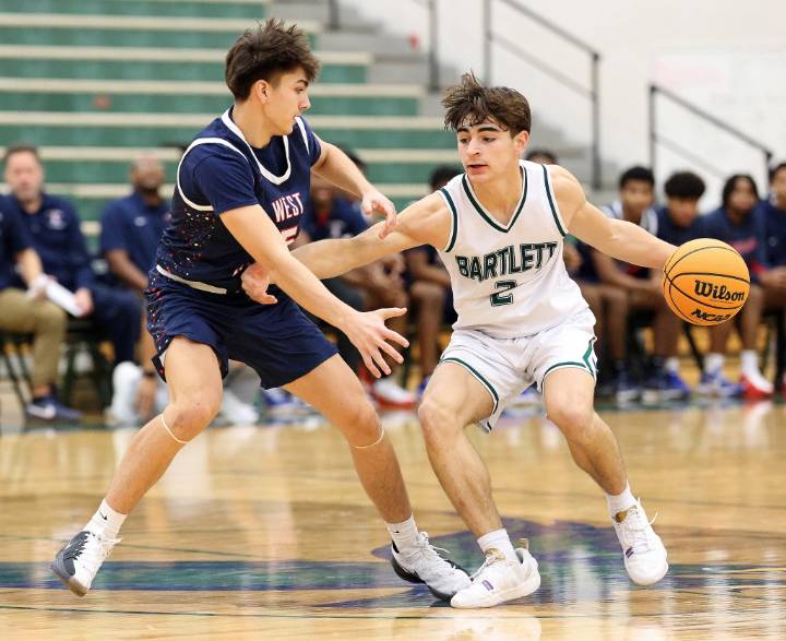 Basketball: Joey Cwik sparks Bartlett past West Aurora