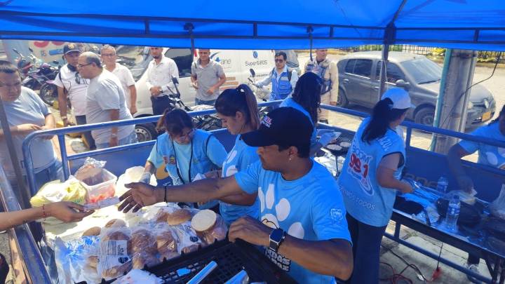 Boom 99.1 FM abrió la temporada navideña en el barrio Santa Anita, con la sexta parada de la Gira Comunera