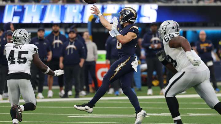 All signs point to Chargers’ Justin Herbert playing vs. Eagles despite hand surgery