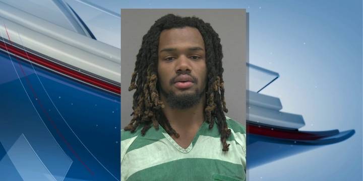 Felon arrested after deputies find loaded AR