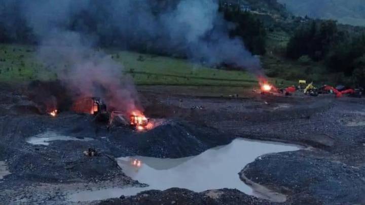 Combate entre Ejército y Clan del Golfo sacude Urrao durante operativo contra minería ilegal