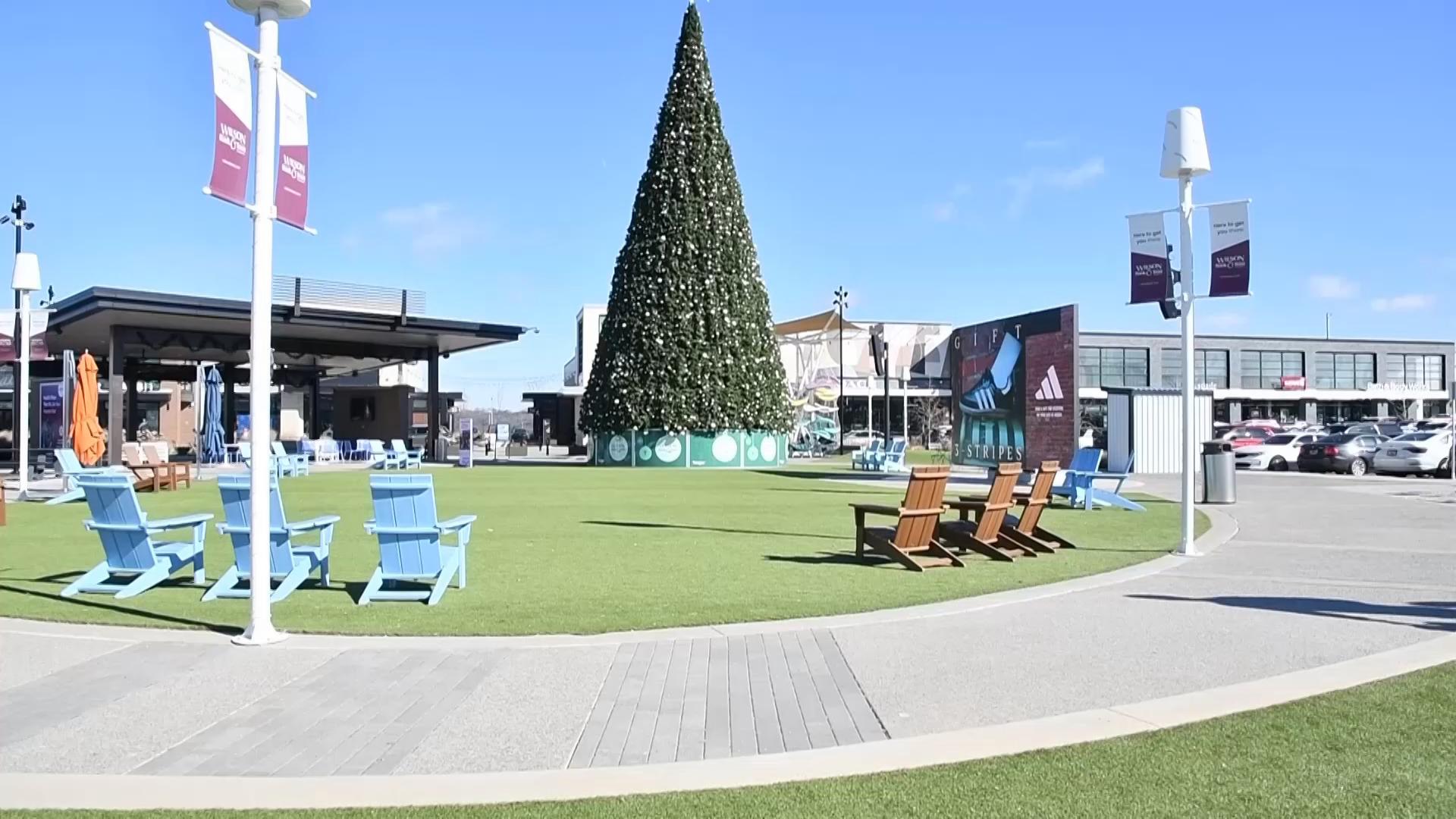 Holiday shoppers weigh inflation impact as they plan for holiday gifts