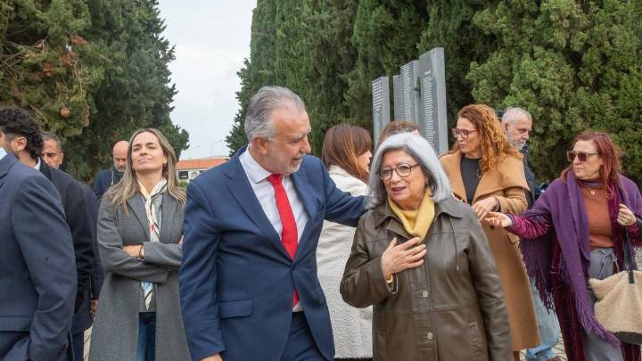 El Gobierno asumirá las pruebas de ADN de 26 represaliados de una fosa común en Villanueva de la Serena