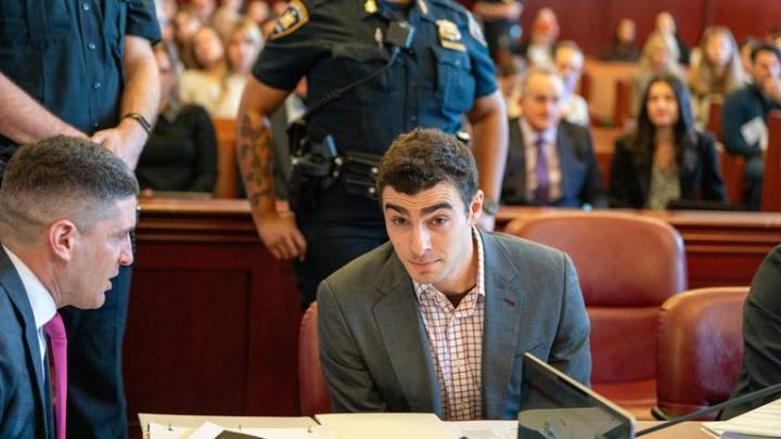 Luigi Mangione shown videos of UnitedHealthcare CEO killing as defence seeks to bar evidence