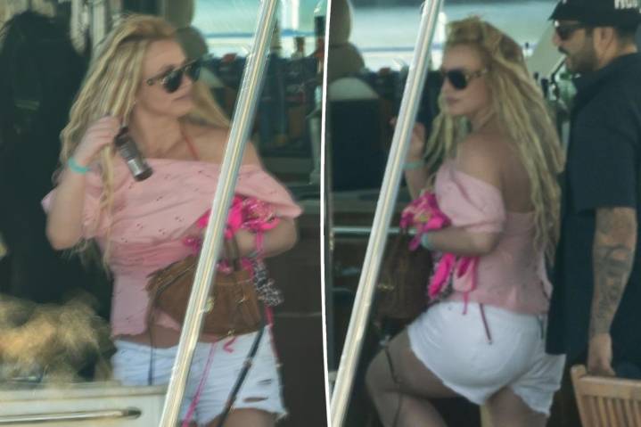 Britney Spears enjoys yacht vacation with friends after going radio silent on worried family members