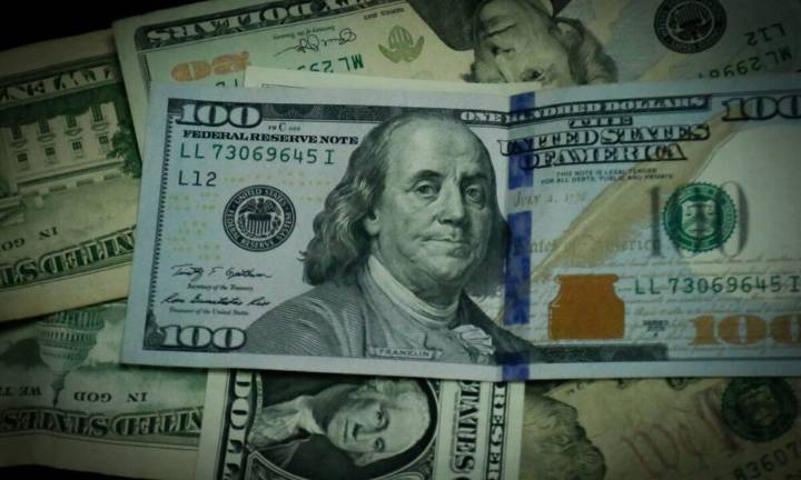 Precio del dólar del 2 de diciembre se mantiene entre 247 bolívares