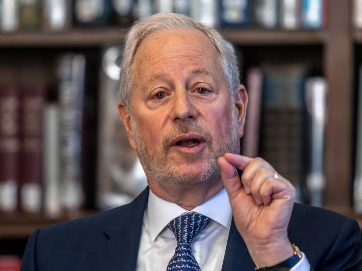 Westmount mayor apologizes after disparaging comments caught on microphone