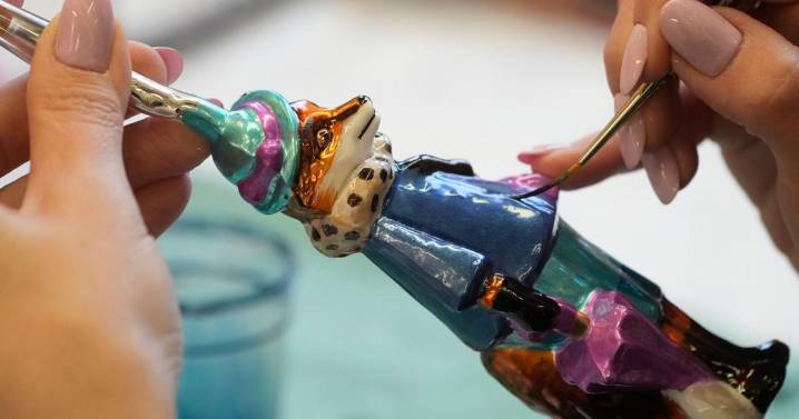 The Polish 'magicians of glass' who create Christmas baubles for clients worldwide