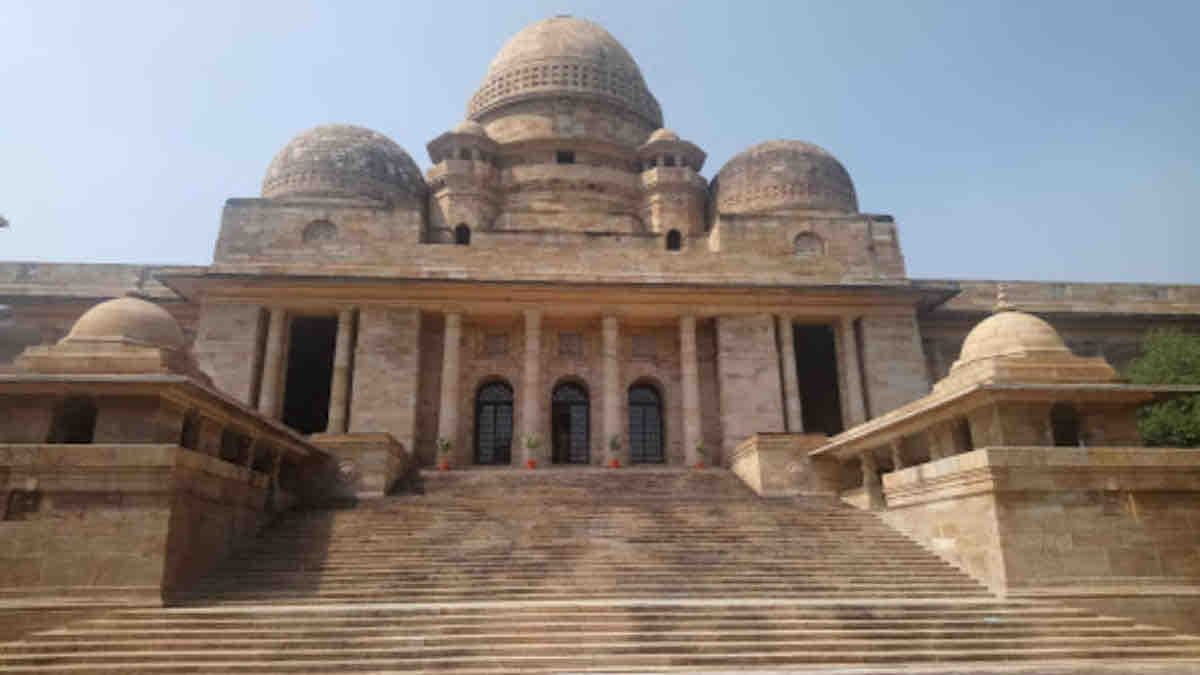 Bombay HC Refuses Relief to Mosque Seeking Loudspeaker Permission; Says No Religion Mandates Prayers on Amplifiers