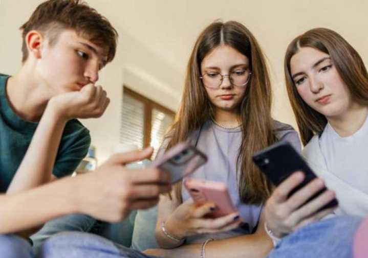 Australia comienza a aplicar la primera prohibición mundial de redes sociales para adolescentes