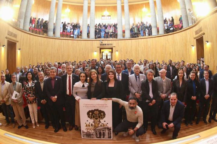 Recorren en libro “la raíz” de la Refundación de la Universidad de Guadalajara